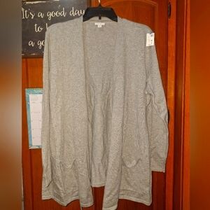 A PureJill XLP Gray Open Front Cardigan with 2 pockets. Pre-loved
